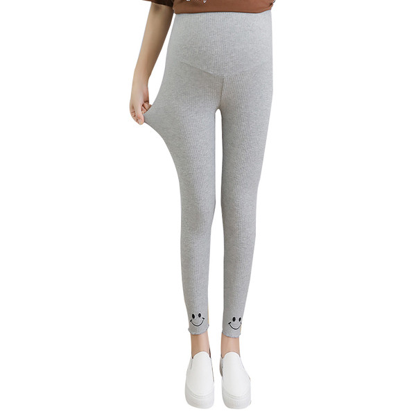 Napi ék terhes nők számára fekete és szürke hímzéssel