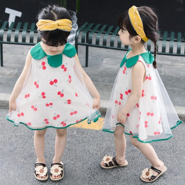 Modern gyerekruha rátéttel és tülllel