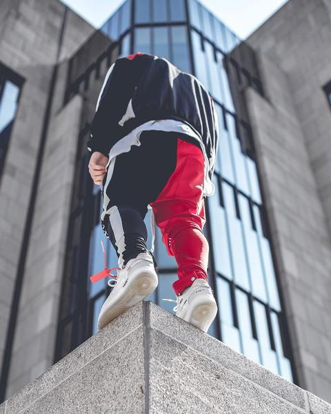 Divatos férfi nadrág két színben felirattal