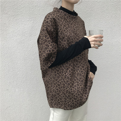 Aktuális leopárdmintás női póló két színben