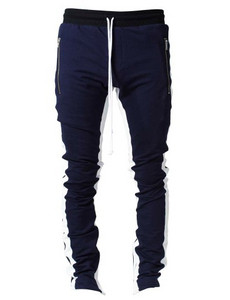 Παντελόνια ανδρικά σε διάφορα χρώματα με τσέπες