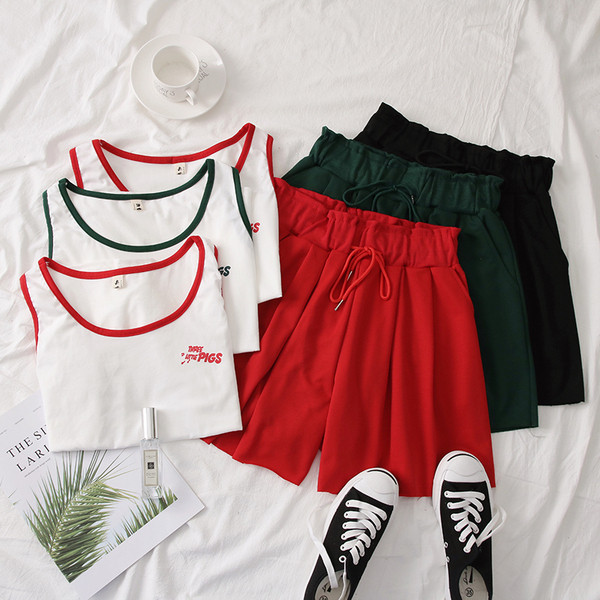 Αθλητικό γυναικείο σετ σε κόκκινο, πράσινο και μαύρο χρώμα