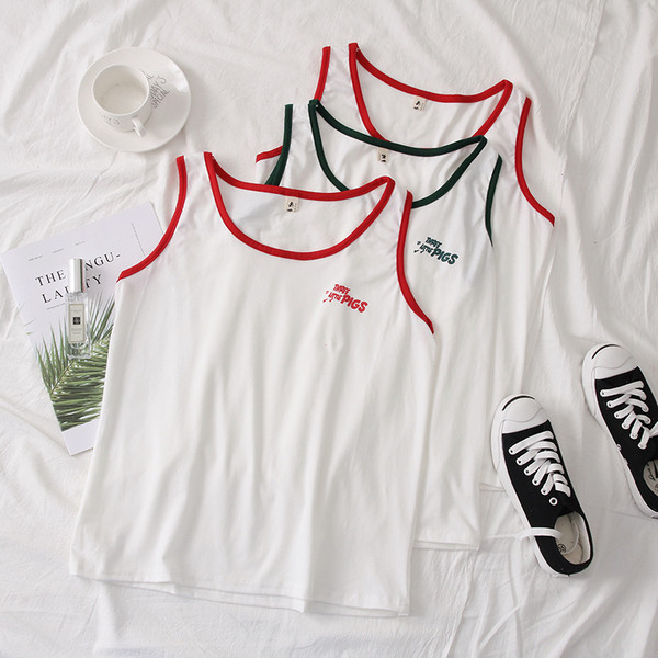 Αθλητικό γυναικείο σετ σε κόκκινο, πράσινο και μαύρο χρώμα