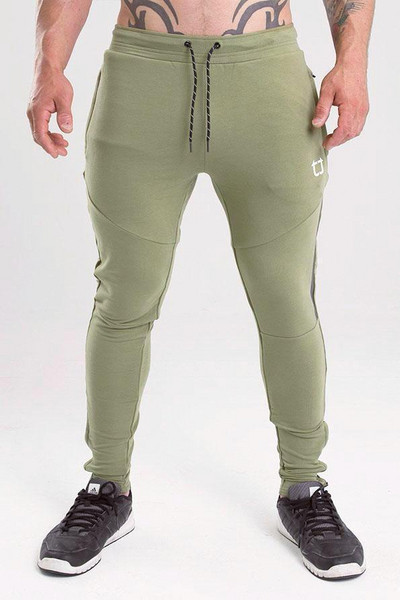 Férfi sportnadrág két színben rátéttel és nyakkendővel