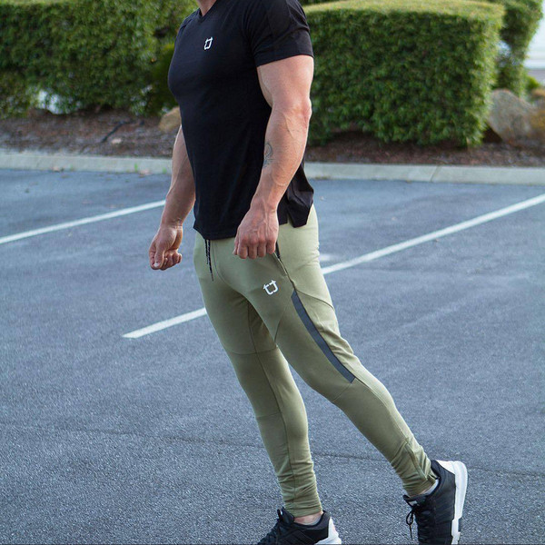 Férfi sportnadrág két színben rátéttel és nyakkendővel