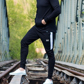 Férfi sportnadrág több színben, zsebekkel