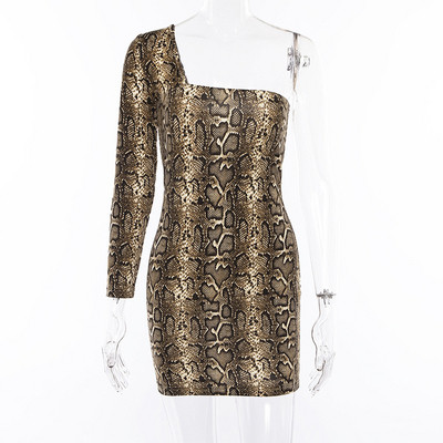 Modern női ruha testre szabott modell állatmintával