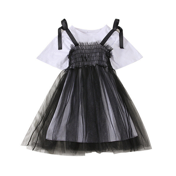 Sportos és elegáns női ruha fehér, rózsaszín és fekete színekben