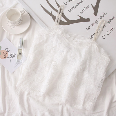 Női felső csipkével és pántokkal