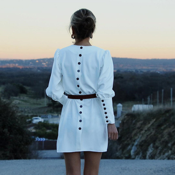 Stílusos női ruha V-nyakkal, három színben, hosszú ujjal