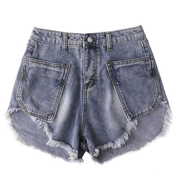 Modern rövidnadrág szakadt motívumokkal