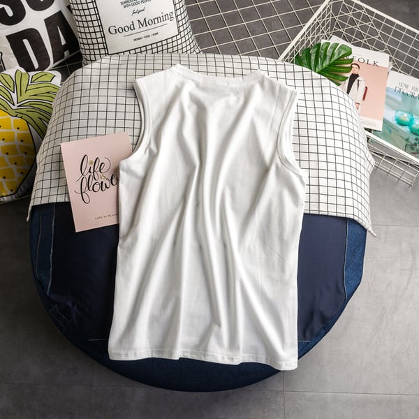 Ανδρικό μπλουζάκι σε μαύρο και άσπρο με εφαρμογή