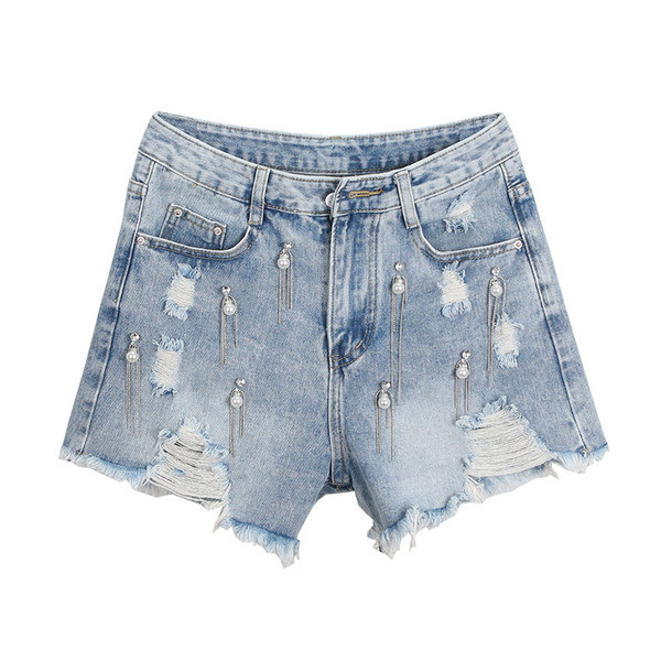 Stílusos rövidnadrág szakadt motívummal és gyöngyökkel