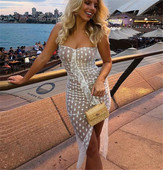 Κομψό γυναικείο φόρεμα Slim - μοντέλο με στοιχείο τούλι