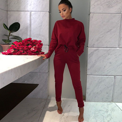 Μοντέρνο γυναικείο σετ με δύο κομμάτια σε διαφορετικά χρώματα