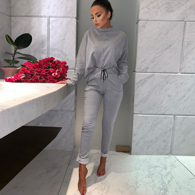 Μοντέρνο γυναικείο σετ με δύο κομμάτια σε διαφορετικά χρώματα