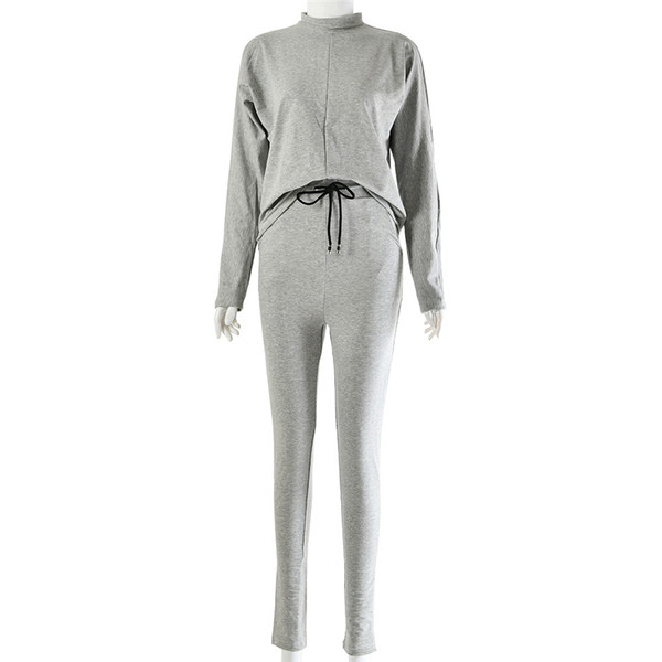 Μοντέρνο γυναικείο σετ με δύο κομμάτια σε διαφορετικά χρώματα