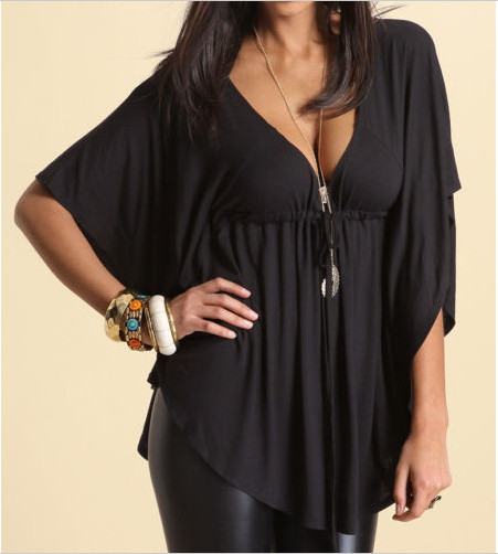 Σύγχρονη γυναικεία  μπλούζα με μανίκια 3/4 και βαθύ λαιμόκοψη σε διάφορα χρώματα