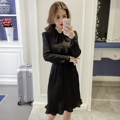 Új modell női ruha két színben, gombokkal