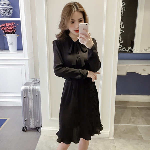 Új modell női ruha két színben, gombokkal