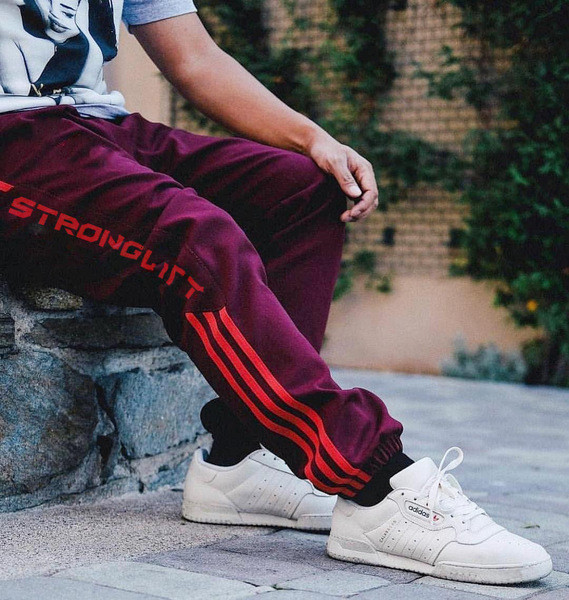 Férfi sportnadrág három színben felirattal