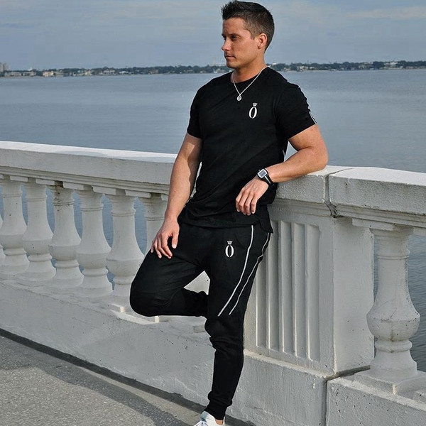 Férfi sportnadrág három színben rátéttel és zsebekkel