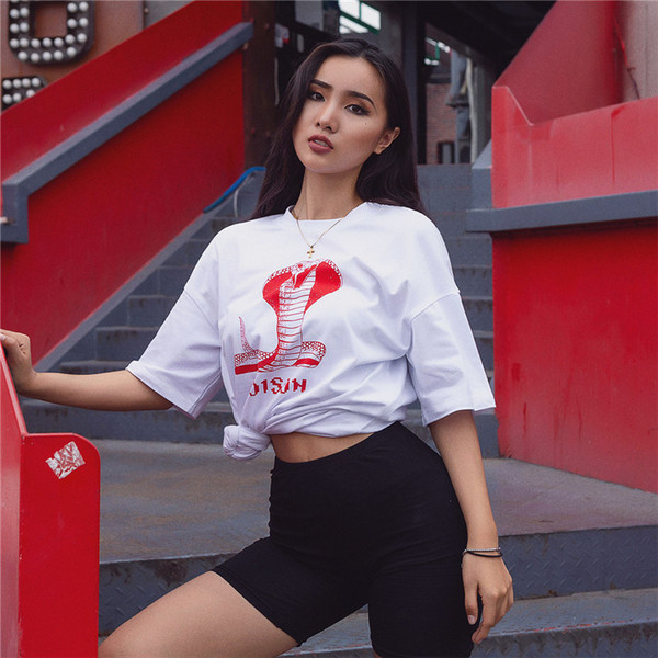 Μοντέρνο γυναικείο t-shirt με λευκή εκτύπωση