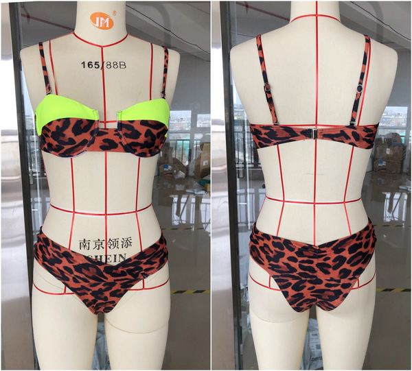 Női modern, kétrészes fürdőruha állatmintával