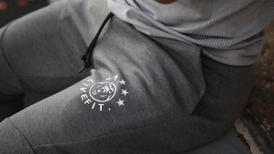 Παντελόνια ανδρικά σε τρία χρώματα με εφαρμογή