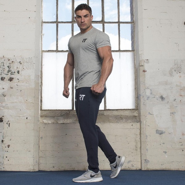 Férfi sportnadrág fekete színben, zsebekkel