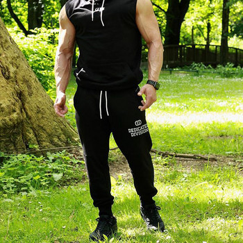 Спортен мъжки панталон в черен цвят с надпис