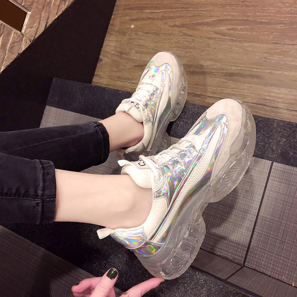 Κομψά γυναικεία αθλητικά παπούτσια με παχιά σόλα σε τρία χρώματα