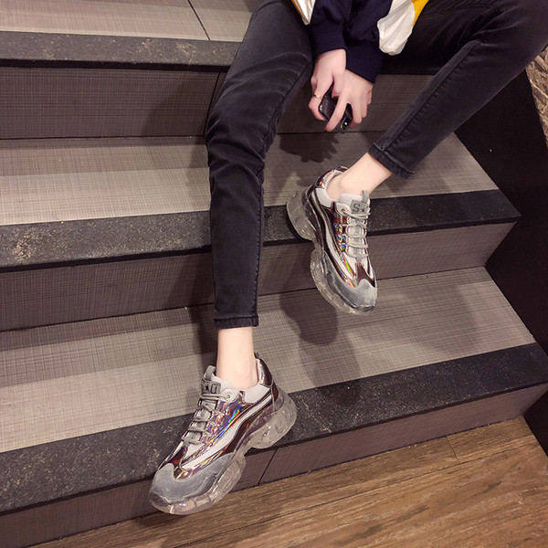 Κομψά γυναικεία αθλητικά παπούτσια με παχιά σόλα σε τρία χρώματα