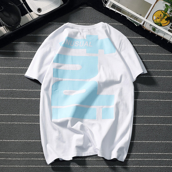 Férfi póló három színben, rövid ujjal és feliratokkal