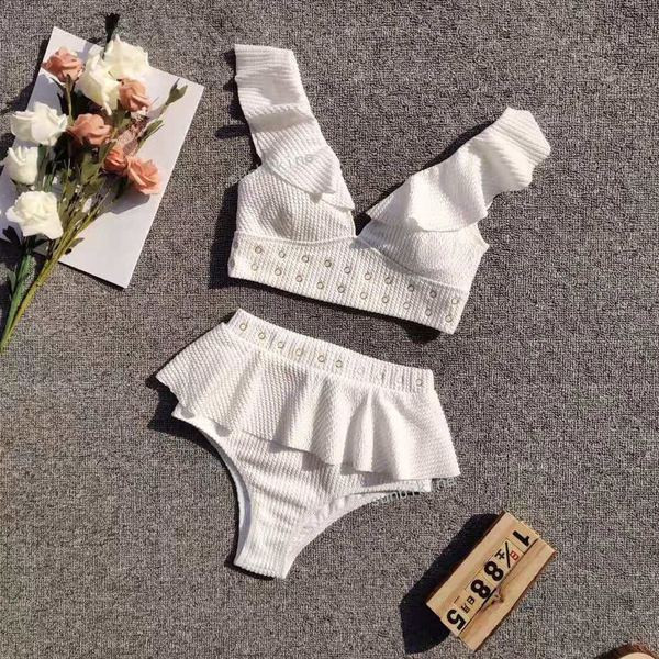 Modern kétrészes fürdőruha rózsaszín és fehér színben