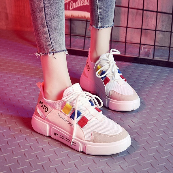 Alkalmi női tornacipő fehér, kék és piros színben