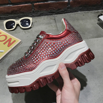 ÚJ Modern női tornacipő durva talppal és kő elemekkel, két színben