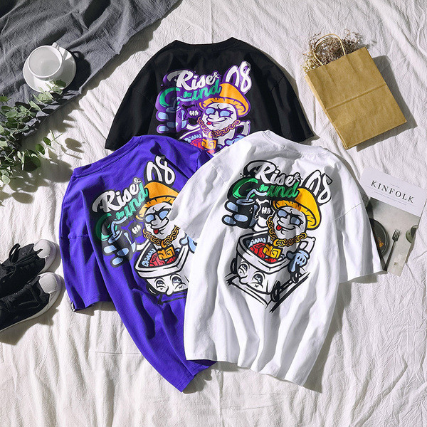 Férfi póló három színben felirattal és rátéttel