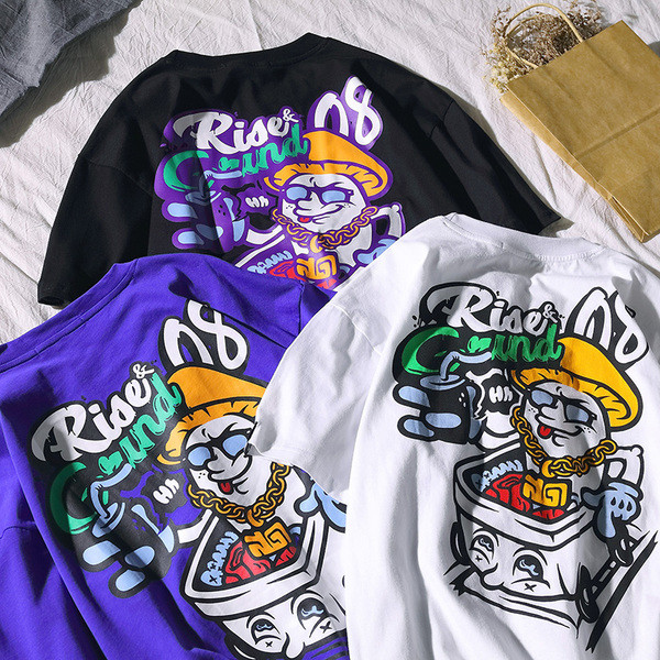 Férfi póló három színben felirattal és rátéttel