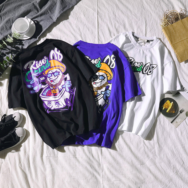 Férfi póló három színben felirattal és rátéttel