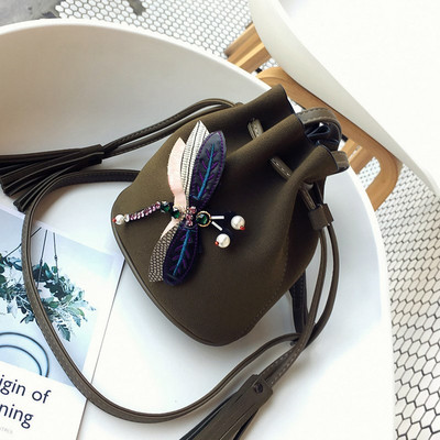 Női bőrtáska 3D elemmel, három színben