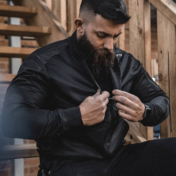 Modern férfi kabát fekete színben felirattal