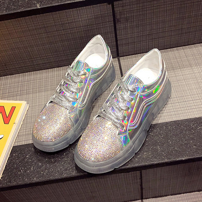 Stílusos női tornacipő kövekkel díszítve három színben