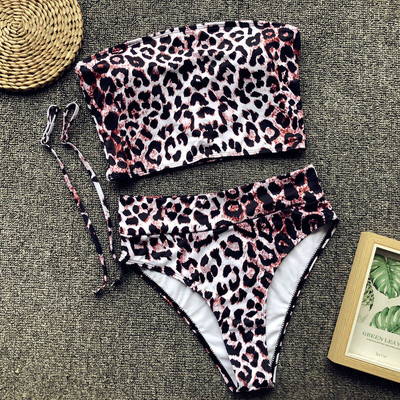 Aktuális női kétrészes fürdőruha leopárd mintával