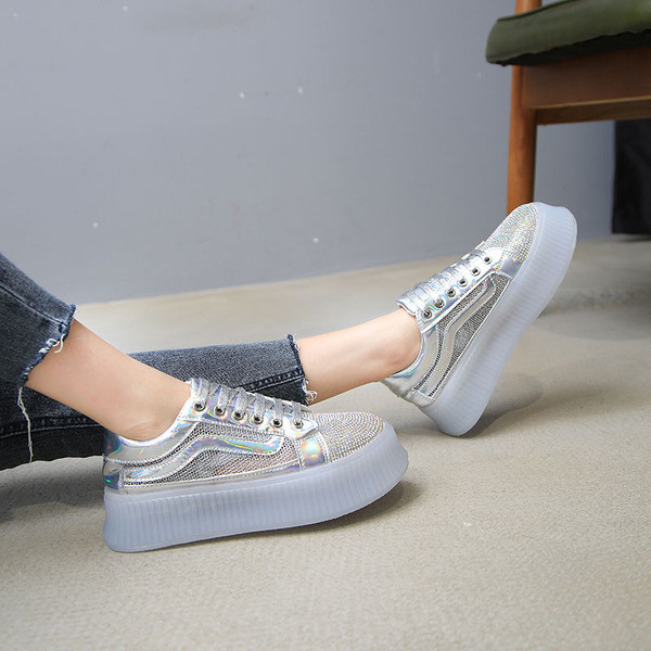 Női nyári tornacipő ezüst és rózsaszín hálóval