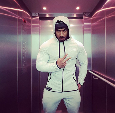 Férfi sportpulóver különböző színekben felirattal