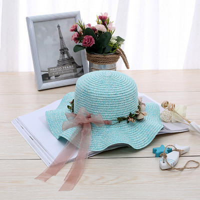 Nyári női sapka virágos díszítéssel több színben