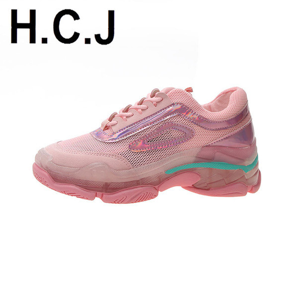 Modern női tornacipő hálóval, két színben