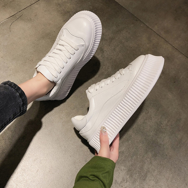 Γυναικεία αθλητικά παπούτσια με ψηλή σόλα σε διάφορα χρώματα