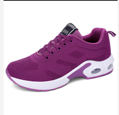 Aktuális női tornacipő több színben